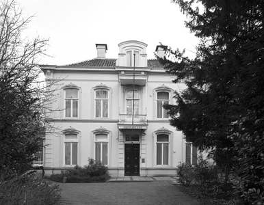 63066 Gezicht op de voorgevel van het huis Maliebaan 89 (Oranjelust) te Utrecht.